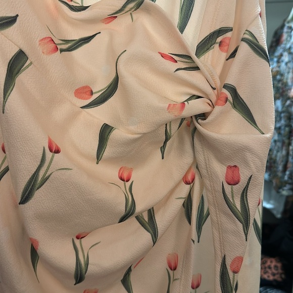 Cream/tulip print wiggle dress - Picture 6 of 6